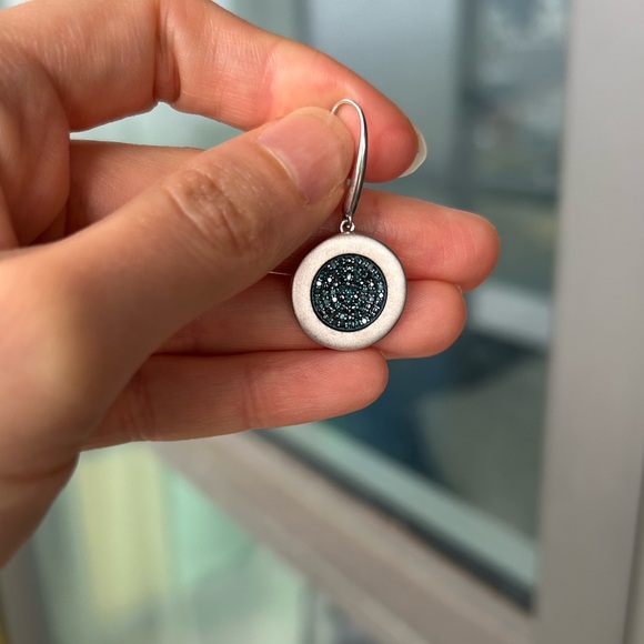 Blue diamond and silver disk drop earrings - Picture 5 of 5